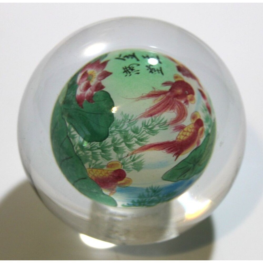 Vintage Art Glass Reverse Signed Globe Paperweight Sphere Asian Koi Fish Pond 2" - Picture 2 of 6